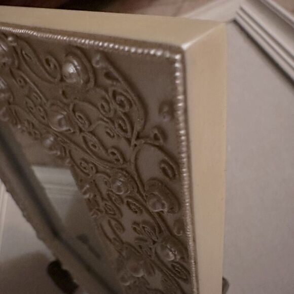Silver crystal beaded and Pearl detailed picture frame w velvet backing NWOT - Picture 2 of 10